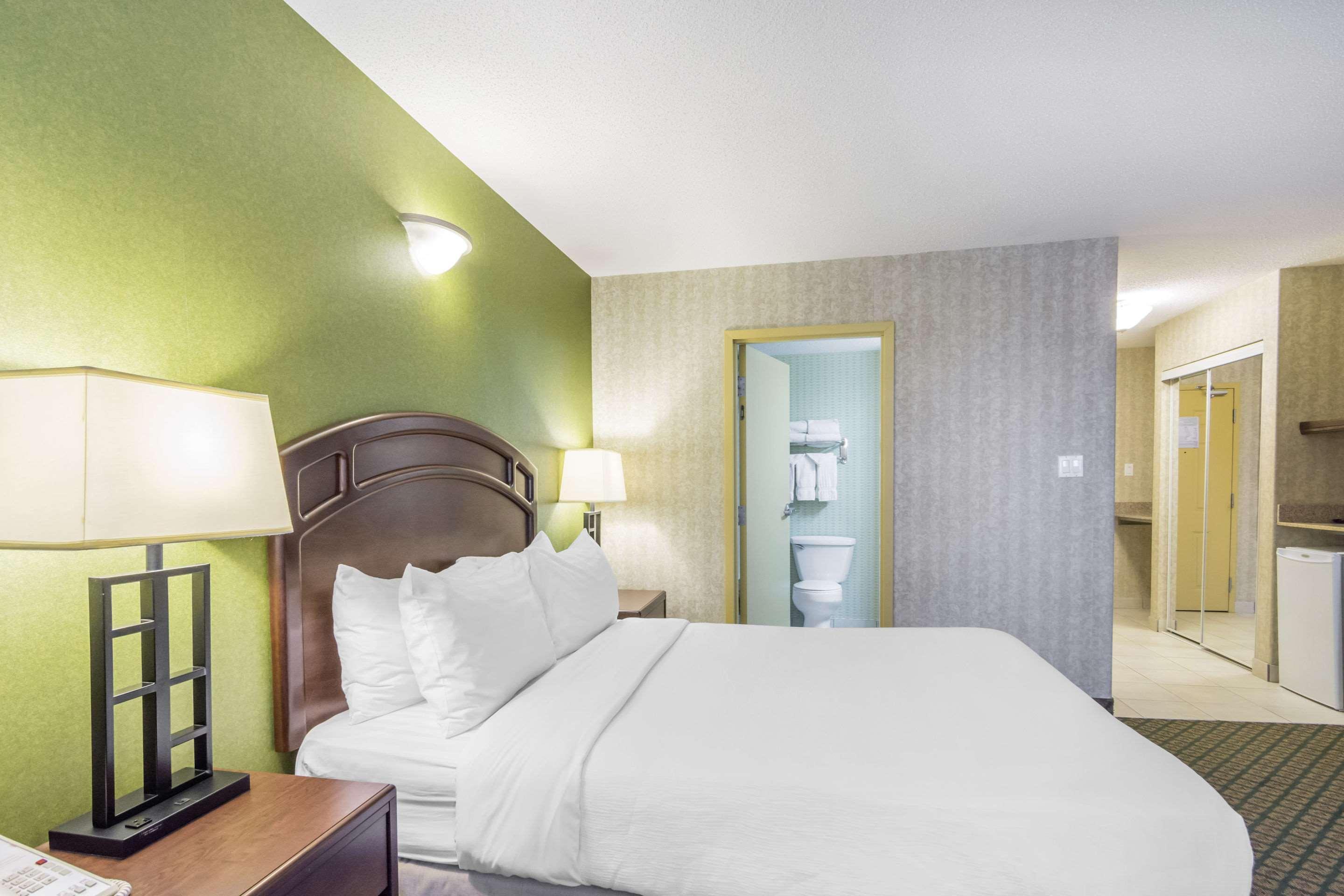 Clarion Hotel & Conference Centre Sherwood Park Ngoại thất bức ảnh