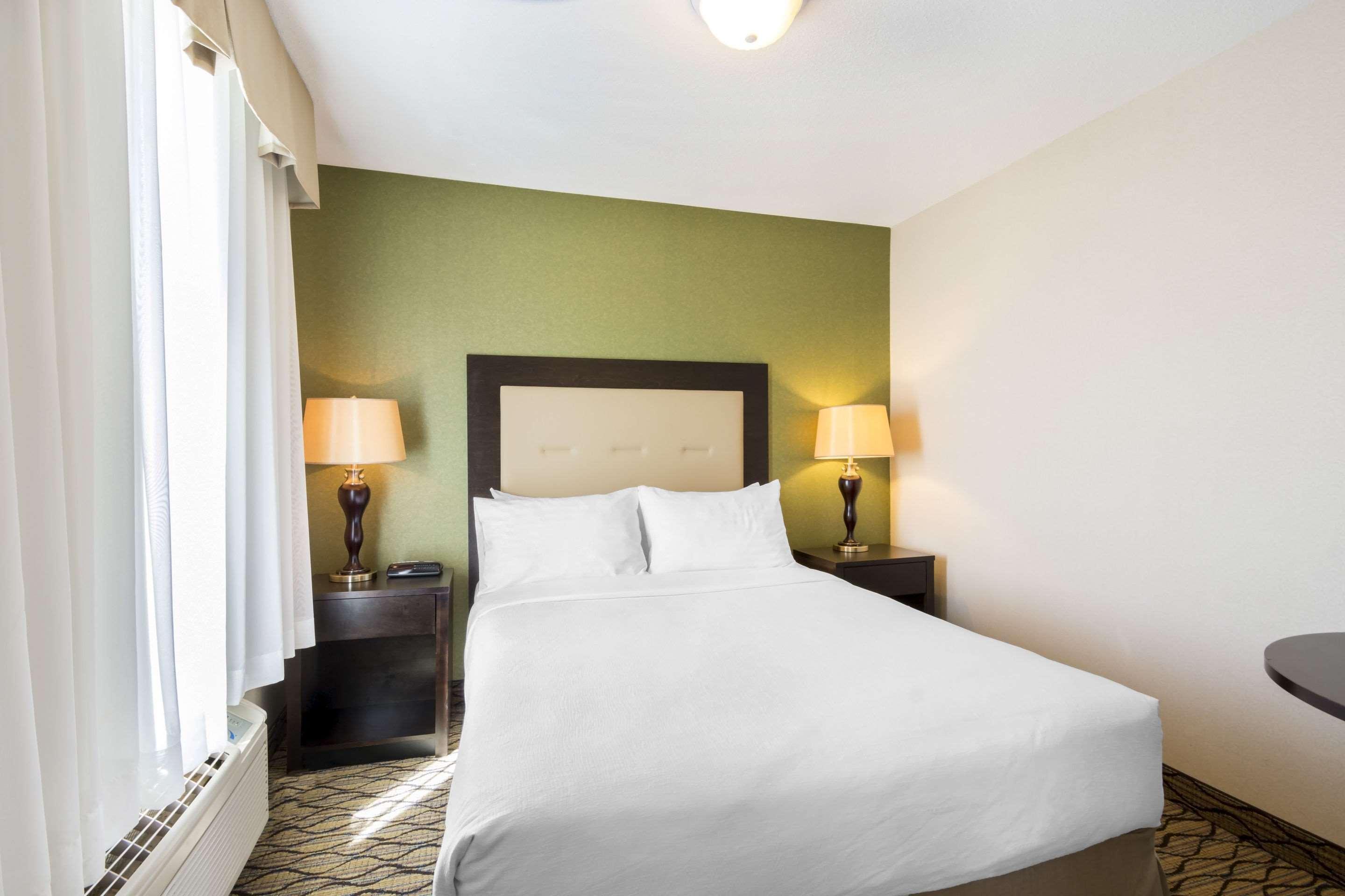 Clarion Hotel & Conference Centre Sherwood Park Ngoại thất bức ảnh