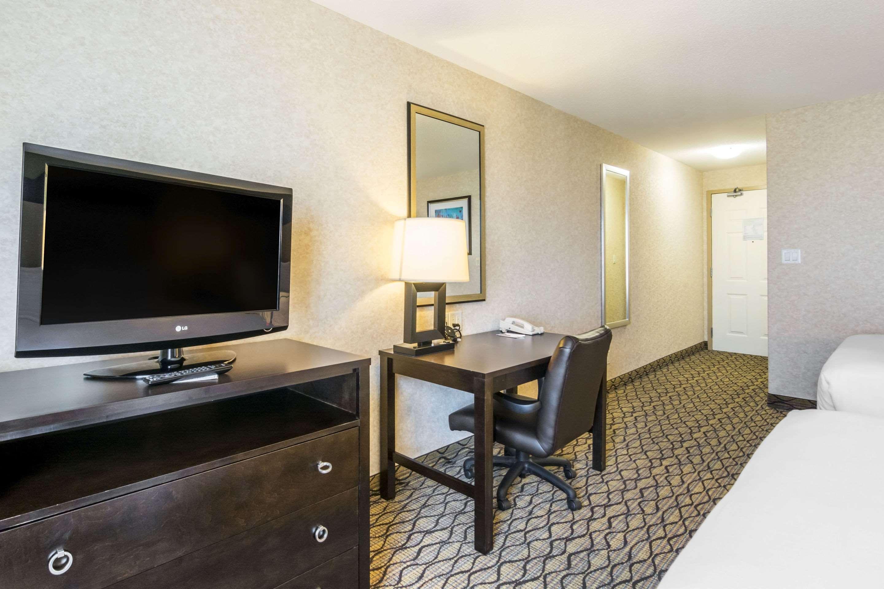 Clarion Hotel & Conference Centre Sherwood Park Ngoại thất bức ảnh