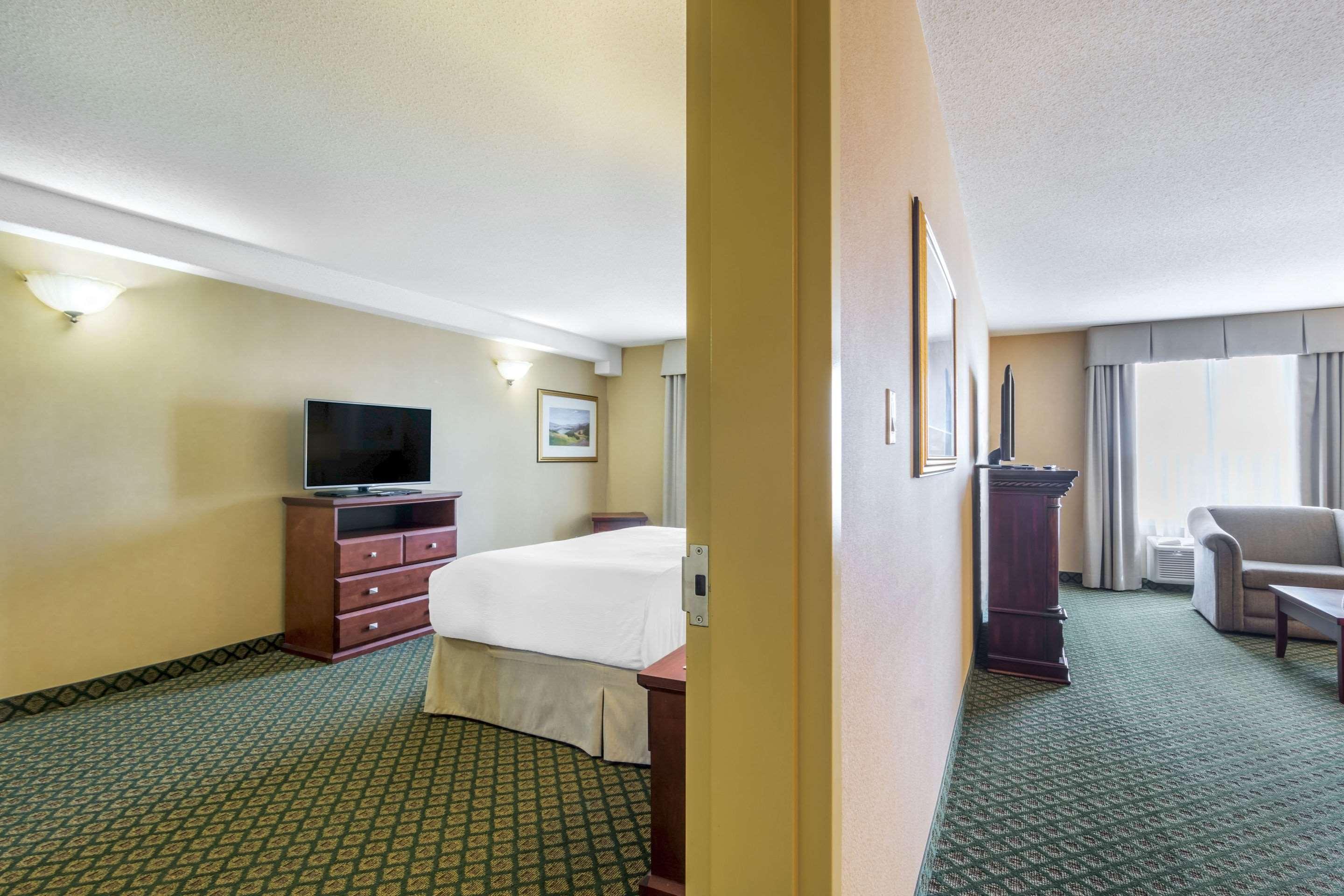 Clarion Hotel & Conference Centre Sherwood Park Ngoại thất bức ảnh