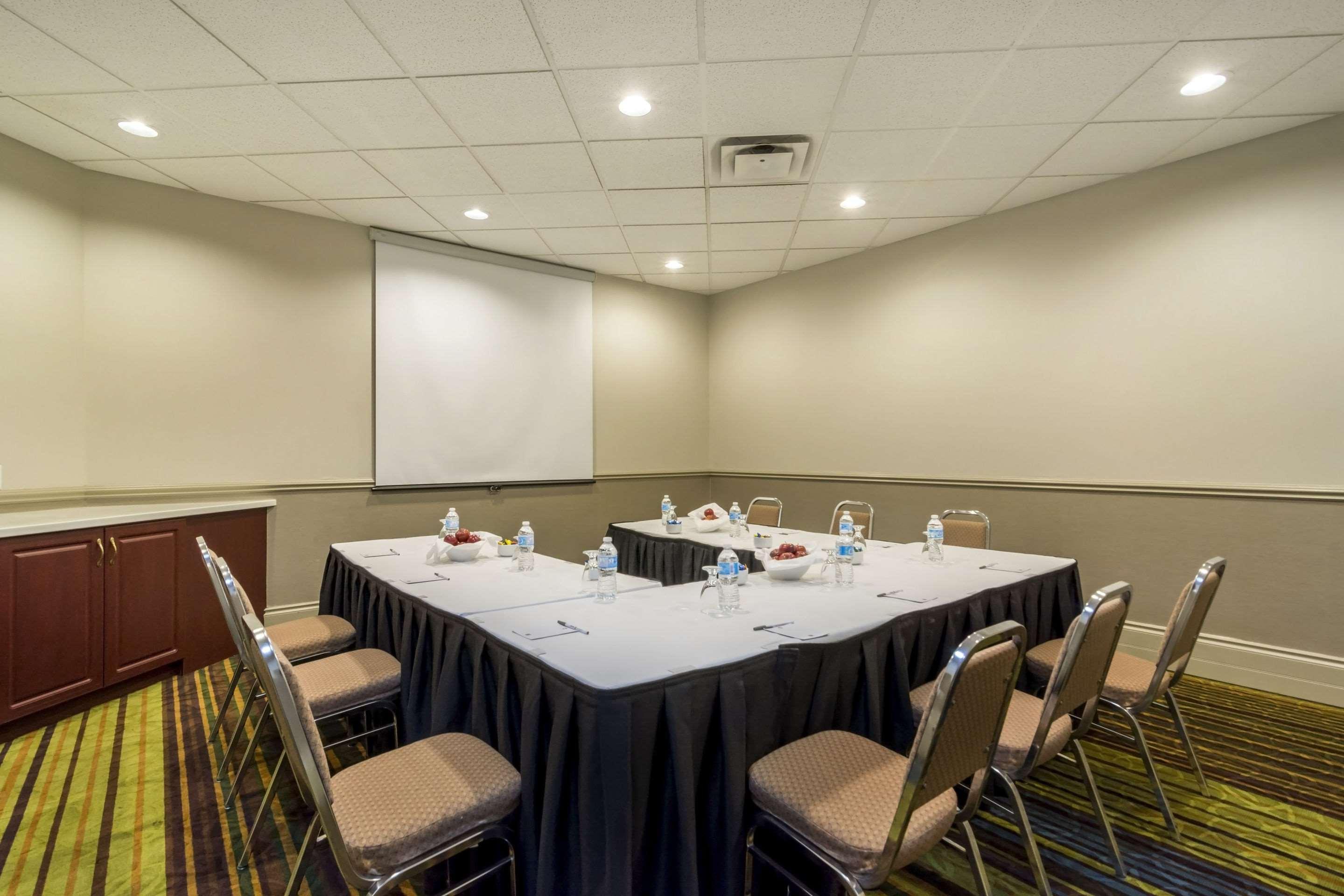 Clarion Hotel & Conference Centre Sherwood Park Ngoại thất bức ảnh