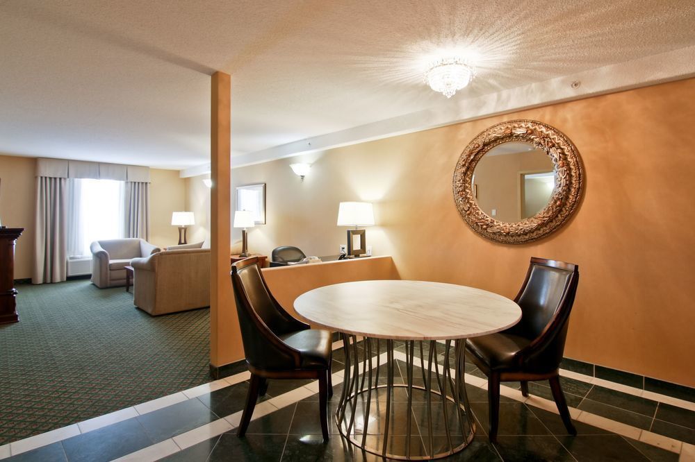 Clarion Hotel & Conference Centre Sherwood Park Ngoại thất bức ảnh